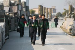 区领导考察团莅临尊龙集团集团检查指导工作