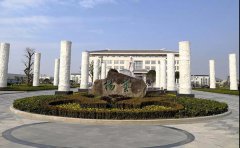 从尊龙集团"雕塑与石韵文化展"看文创促进企业转型