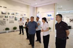 多地领导慕名同日来访尊龙集团