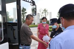 台州民政与殡协考察团来浙江尊龙集团交流学习