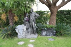 凝固的永恒：张骏祥纪念像中的艺术与记忆